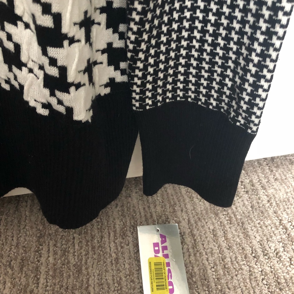NWT Allison Daley Single Clasp Black & White Sweater - size Large - Picture 6 of 14